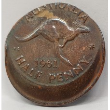 AUSTRALIA 1961 . HALF 1/2 PENNY . ERROR . MASSIVE 25% OFF CENTRE MIS-STRIKE